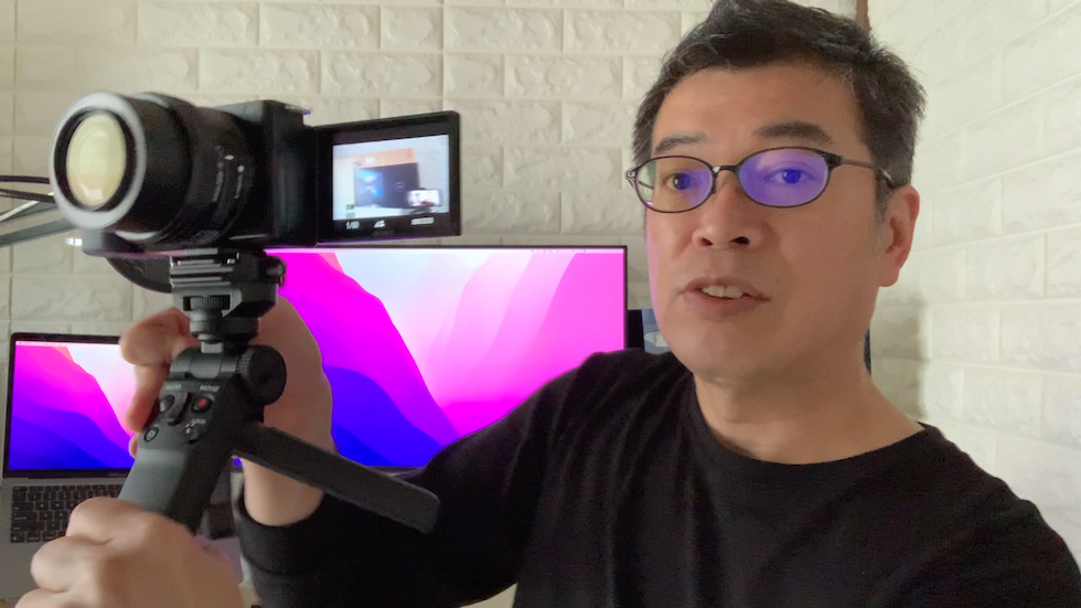 シューティンググリップはミニ三脚にもなる